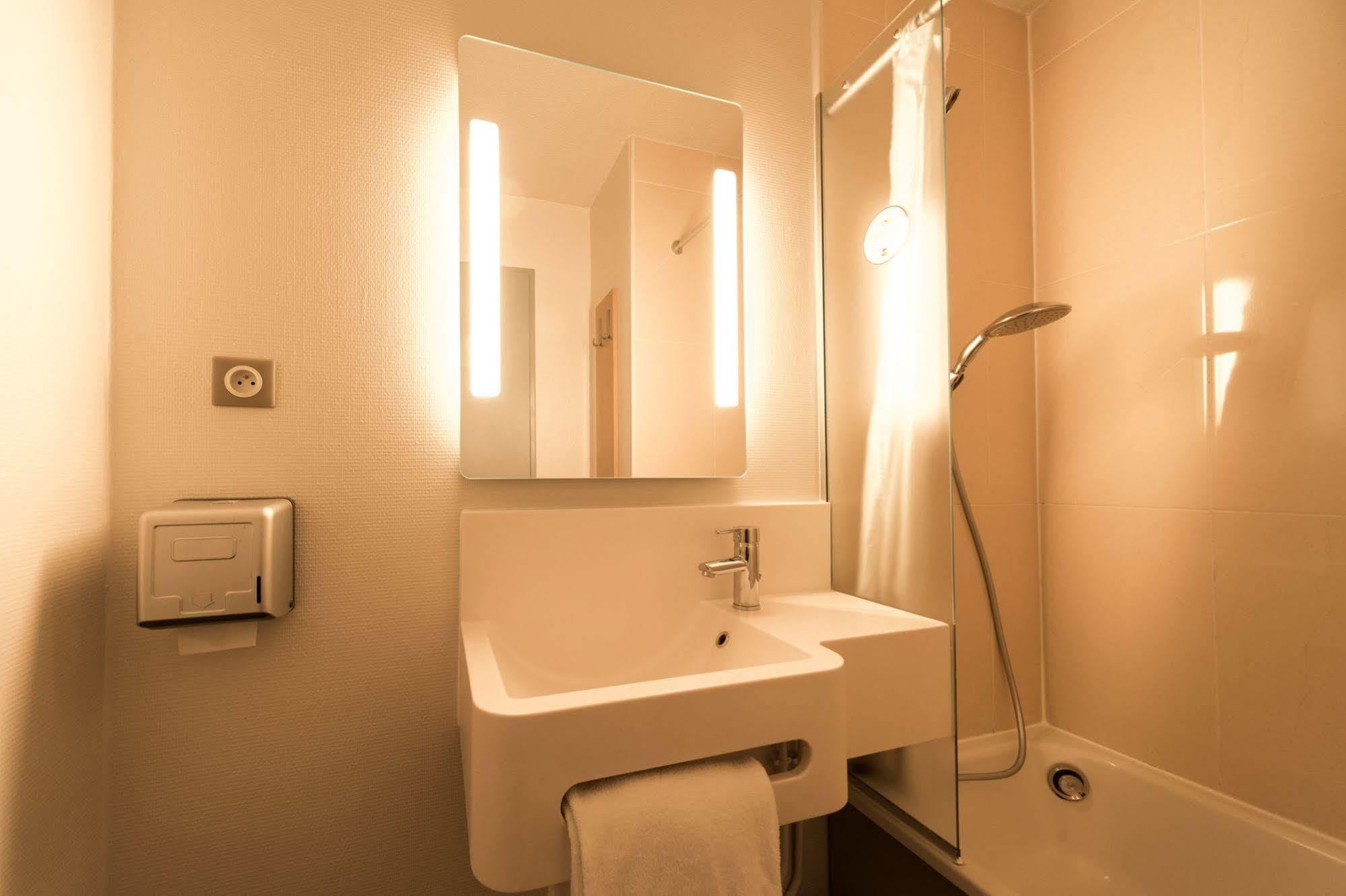 B&B Hotel Alencon Nord Zewnętrze zdjęcie